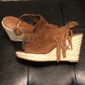 Fringe detail wedges!